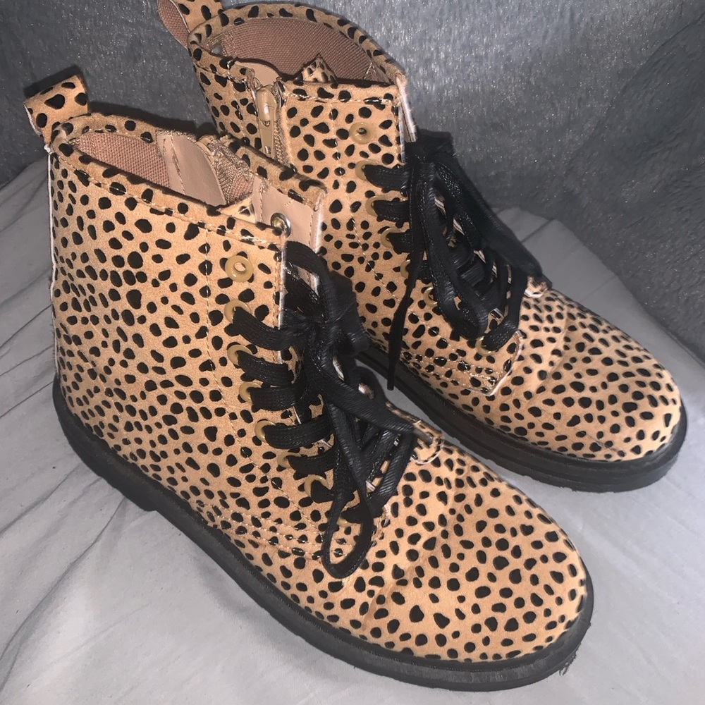 Pierre Dumas boots  size 9